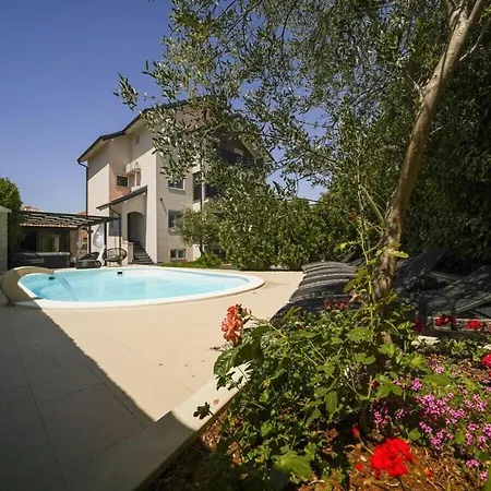וילה Ksenija With Heated Pool זאדאר