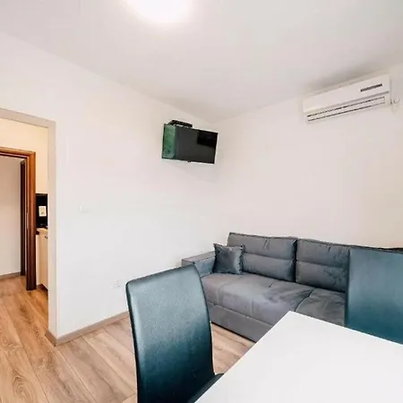 וילה Ksenija With Heated Pool