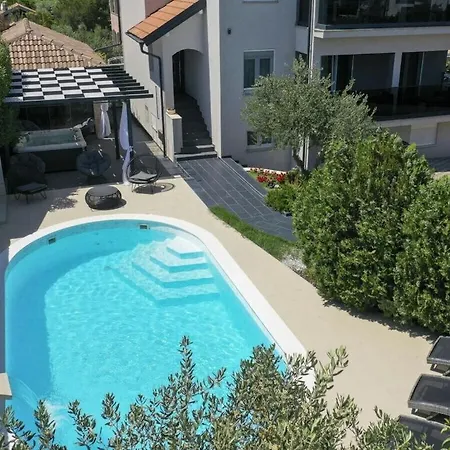 Ksenija With Heated Pool *