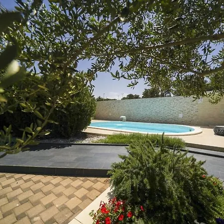 Villa Ksenija With Heated Pool *